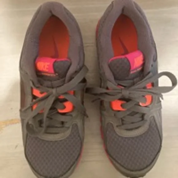 Nike Dual Fusion ST2 Size 8 - Picture 2 of 9